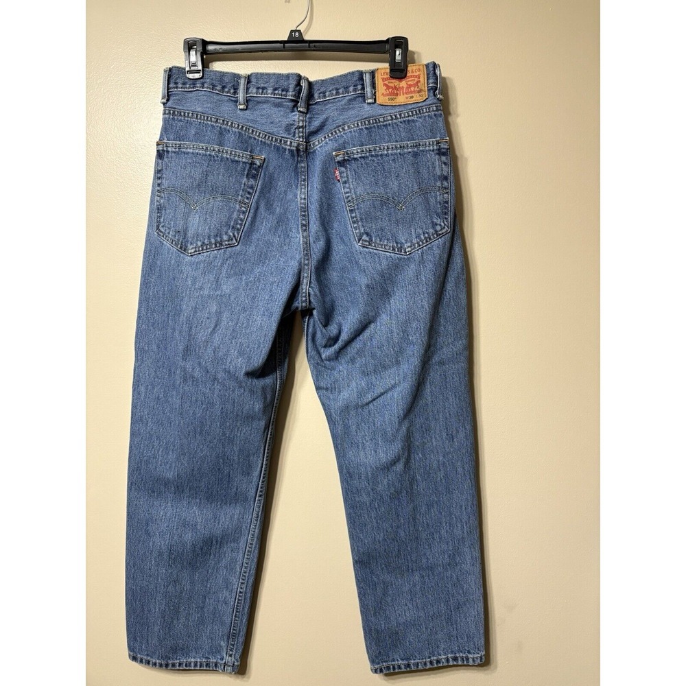Levis 550 Jeans 38x30 Mens Blue Denim Tapered Leg Relaxed Fit Medium Wash Casual - Picture 2 of 3